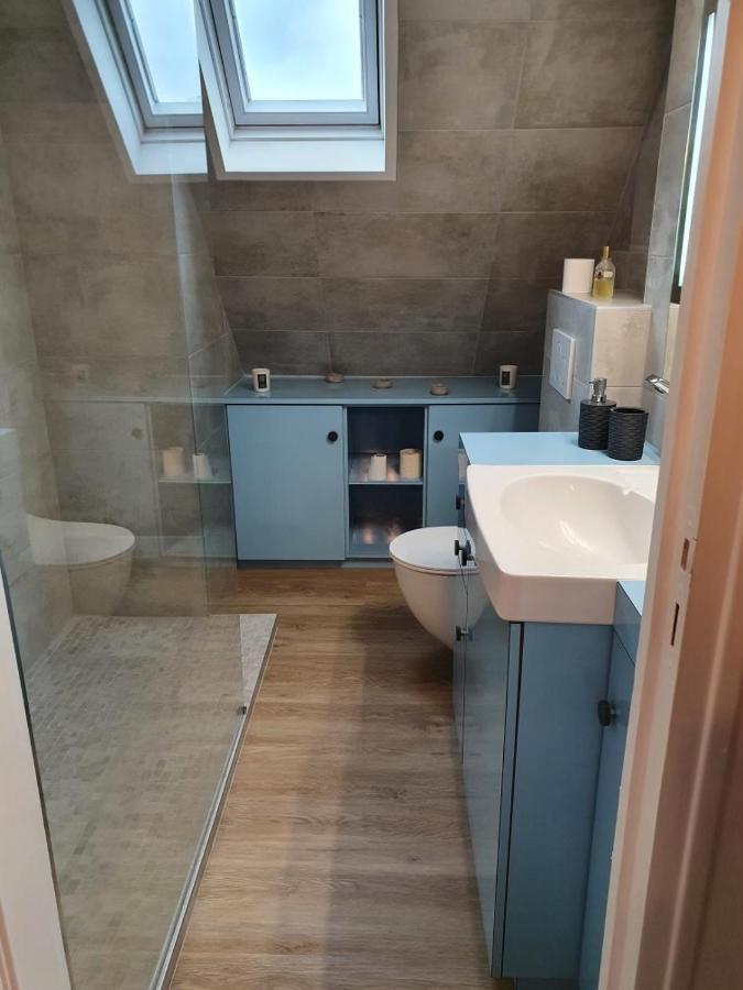 Bel Appartement Ensoleille En Ville Pont-Évêque מראה חיצוני תמונה